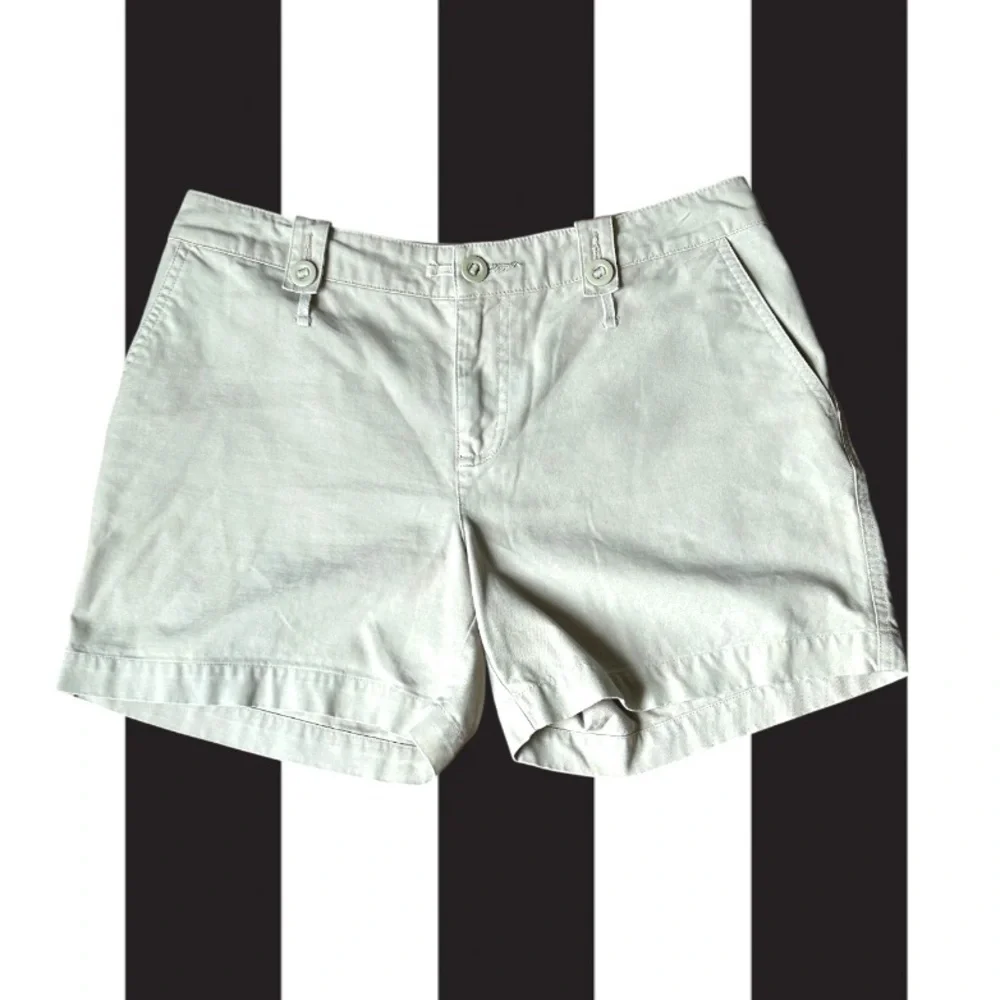 Gap Khakis Shorts Size 6 Beige Chino Slash Pockets Summer Vacation Everyday